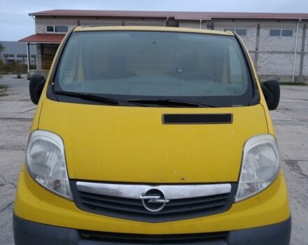 Желтый Опель Виваро, объемом двигателя 2 л и пробегом 324 тыс. км за 7900 $, фото 1 на Automoto.ua