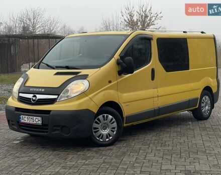 Желтый Опель Виваро, объемом двигателя 2 л и пробегом 272 тыс. км за 10700 $, фото 1 на Automoto.ua