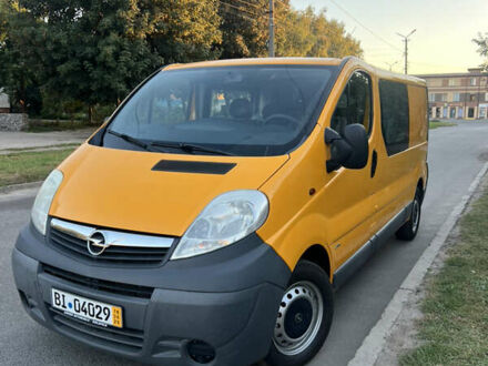 Желтый Опель Виваро, объемом двигателя 2 л и пробегом 142 тыс. км за 15500 $, фото 1 на Automoto.ua
