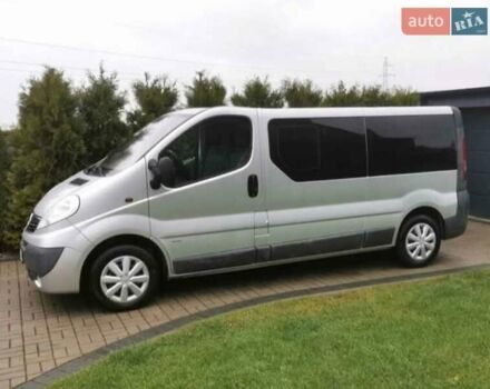 Серый Опель Виваро, объемом двигателя 2.5 л и пробегом 215 тыс. км за 4700 $, фото 6 на Automoto.ua