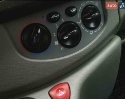 Серый Опель Виваро, объемом двигателя 2.5 л и пробегом 215 тыс. км за 4700 $, фото 13 на Automoto.ua