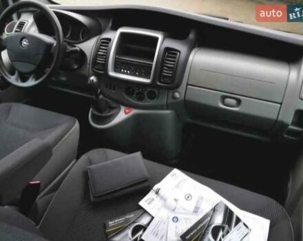 Серый Опель Виваро, объемом двигателя 2.5 л и пробегом 215 тыс. км за 4700 $, фото 9 на Automoto.ua