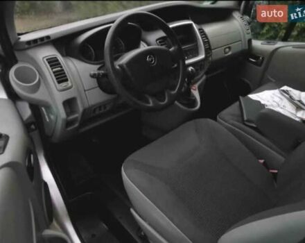 Серый Опель Виваро, объемом двигателя 2.5 л и пробегом 215 тыс. км за 4700 $, фото 11 на Automoto.ua