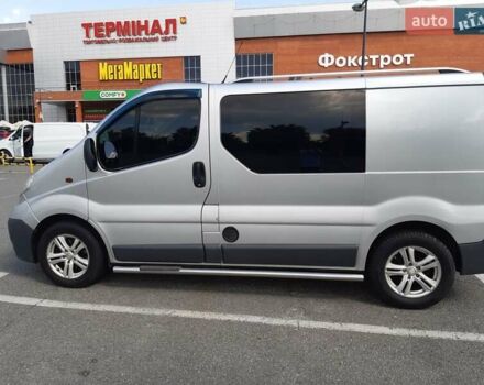 Сірий Опель Віваро, об'ємом двигуна 2 л та пробігом 200 тис. км за 7300 $, фото 6 на Automoto.ua