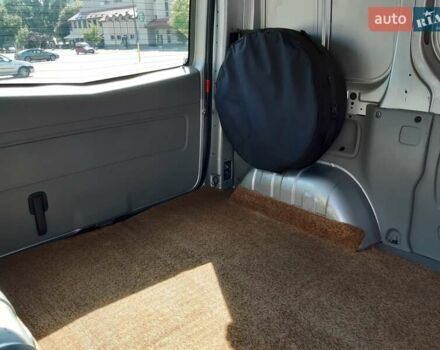 Сірий Опель Віваро, об'ємом двигуна 2 л та пробігом 200 тис. км за 7300 $, фото 18 на Automoto.ua