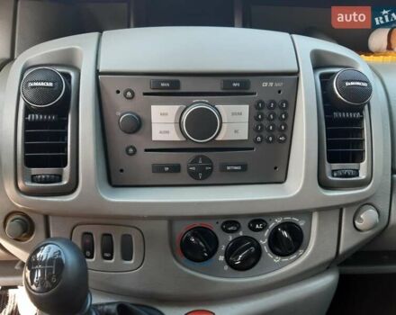 Сірий Опель Віваро, об'ємом двигуна 2 л та пробігом 200 тис. км за 7300 $, фото 11 на Automoto.ua