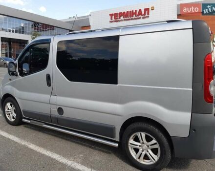 Сірий Опель Віваро, об'ємом двигуна 2 л та пробігом 200 тис. км за 7300 $, фото 5 на Automoto.ua