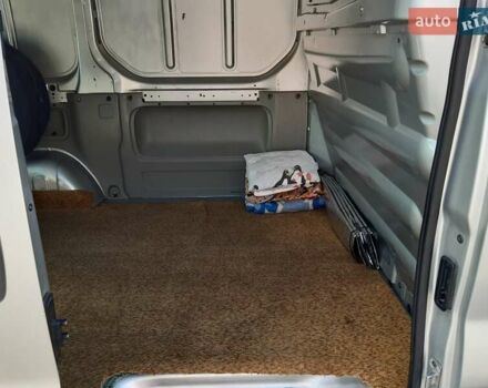 Сірий Опель Віваро, об'ємом двигуна 2 л та пробігом 200 тис. км за 7300 $, фото 17 на Automoto.ua