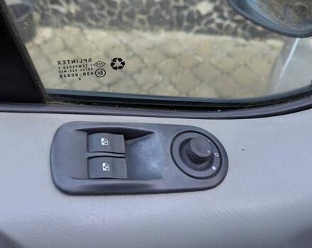 Сірий Опель Віваро, об'ємом двигуна 2 л та пробігом 238 тис. км за 11600 $, фото 10 на Automoto.ua