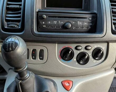 Сірий Опель Віваро, об'ємом двигуна 2 л та пробігом 238 тис. км за 11600 $, фото 6 на Automoto.ua