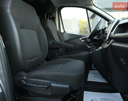 Сірий Опель Віваро, об'ємом двигуна 1.6 л та пробігом 274 тис. км за 11300 $, фото 31 на Automoto.ua