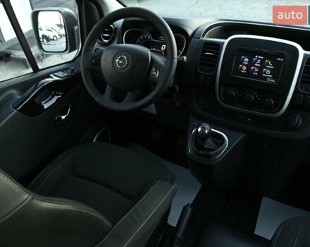 Сірий Опель Віваро, об'ємом двигуна 1.6 л та пробігом 274 тис. км за 11300 $, фото 28 на Automoto.ua