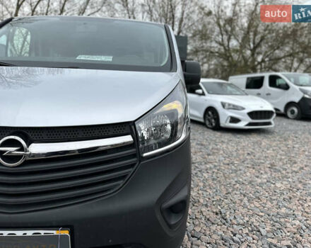 Сірий Опель Віваро, об'ємом двигуна 1.6 л та пробігом 202 тис. км за 13390 $, фото 3 на Automoto.ua