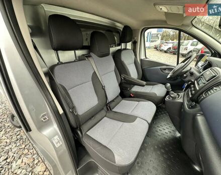 Сірий Опель Віваро, об'ємом двигуна 1.6 л та пробігом 202 тис. км за 13390 $, фото 23 на Automoto.ua