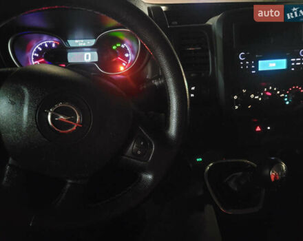 Сірий Опель Віваро, об'ємом двигуна 0 л та пробігом 180 тис. км за 14500 $, фото 8 на Automoto.ua