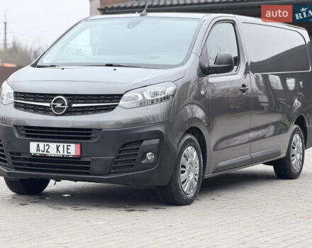 Серый Опель Виваро, объемом двигателя 2 л и пробегом 106 тыс. км за 21900 $, фото 1 на Automoto.ua