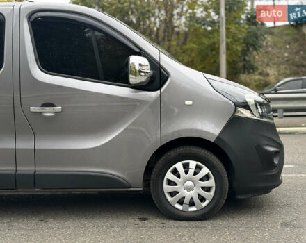 Серый Опель Виваро, объемом двигателя 1.6 л и пробегом 220 тыс. км за 16500 $, фото 7 на Automoto.ua