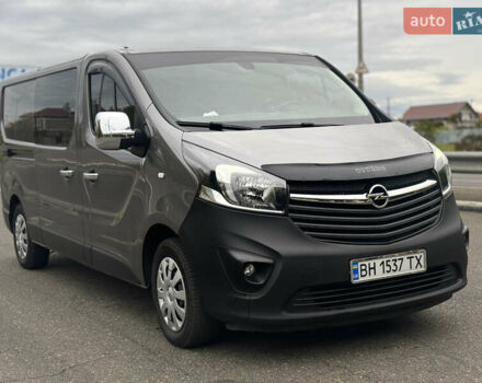 Серый Опель Виваро, объемом двигателя 1.6 л и пробегом 220 тыс. км за 16500 $, фото 3 на Automoto.ua