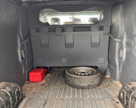 Серый Опель Виваро, объемом двигателя 2.5 л и пробегом 360 тыс. км за 4900 $, фото 5 на Automoto.ua