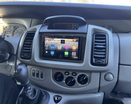 Серый Опель Виваро, объемом двигателя 2.5 л и пробегом 360 тыс. км за 4900 $, фото 10 на Automoto.ua