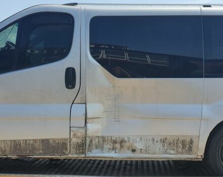 Сірий Опель Віваро, об'ємом двигуна 2.5 л та пробігом 250 тис. км за 999 $, фото 1 на Automoto.ua