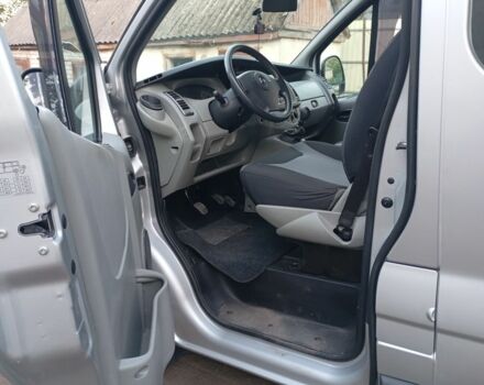 Серый Опель Виваро, объемом двигателя 2 л и пробегом 416 тыс. км за 9700 $, фото 5 на Automoto.ua