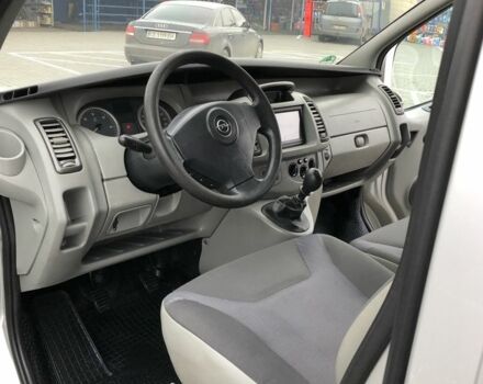 Серый Опель Виваро, объемом двигателя 2 л и пробегом 269 тыс. км за 9700 $, фото 7 на Automoto.ua