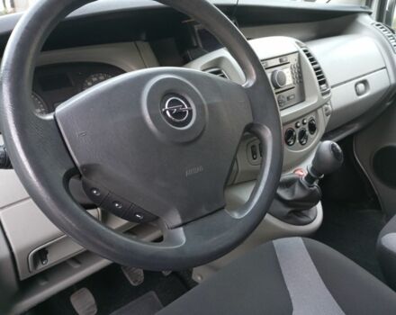Сірий Опель Віваро, об'ємом двигуна 2 л та пробігом 416 тис. км за 8300 $, фото 2 на Automoto.ua