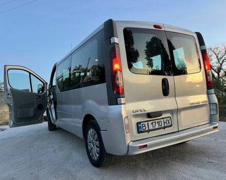 Серый Опель Виваро, объемом двигателя 2 л и пробегом 250 тыс. км за 11750 $, фото 4 на Automoto.ua