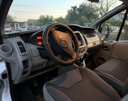 Серый Опель Виваро, объемом двигателя 2 л и пробегом 250 тыс. км за 11750 $, фото 3 на Automoto.ua