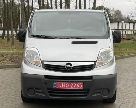 Сірий Опель Віваро, об'ємом двигуна 2 л та пробігом 272 тис. км за 13999 $, фото 2 на Automoto.ua