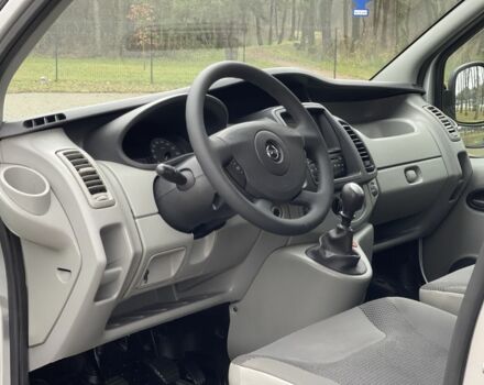 Сірий Опель Віваро, об'ємом двигуна 2 л та пробігом 272 тис. км за 13999 $, фото 16 на Automoto.ua