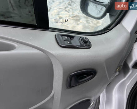 Сірий Опель Віваро, об'ємом двигуна 1.9 л та пробігом 250 тис. км за 6450 $, фото 38 на Automoto.ua