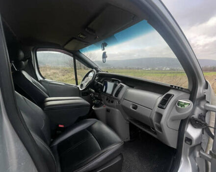 Серый Опель Виваро, объемом двигателя 2.5 л и пробегом 240 тыс. км за 7400 $, фото 11 на Automoto.ua