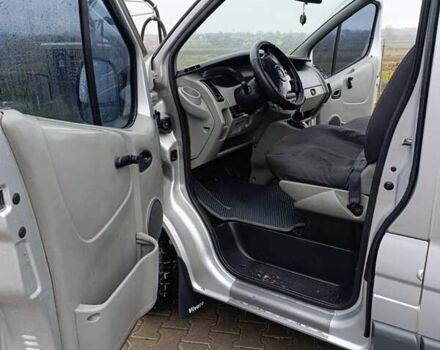 Серый Опель Виваро, объемом двигателя 1.9 л и пробегом 472 тыс. км за 7300 $, фото 4 на Automoto.ua