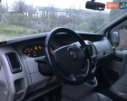 Сірий Опель Віваро, об'ємом двигуна 1.9 л та пробігом 350 тис. км за 5650 $, фото 52 на Automoto.ua