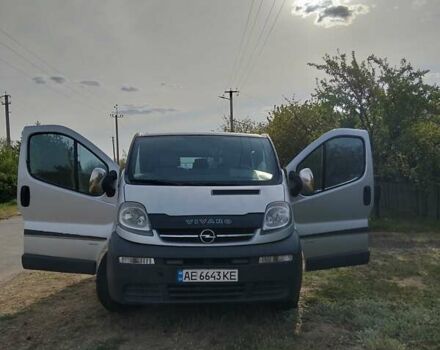 Серый Опель Виваро, объемом двигателя 1.9 л и пробегом 390 тыс. км за 8500 $, фото 22 на Automoto.ua