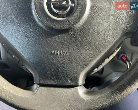 Серый Опель Виваро, объемом двигателя 1.9 л и пробегом 330 тыс. км за 10500 $, фото 31 на Automoto.ua