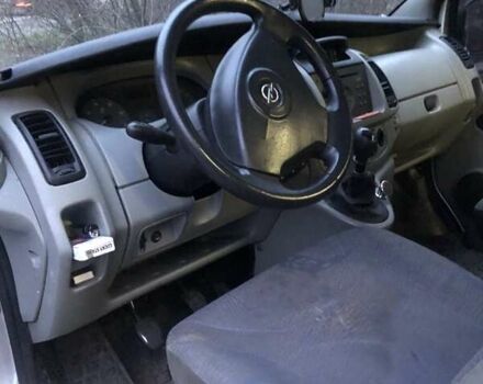 Сірий Опель Віваро, об'ємом двигуна 2.46 л та пробігом 400 тис. км за 6000 $, фото 12 на Automoto.ua