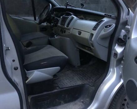 Сірий Опель Віваро, об'ємом двигуна 2.46 л та пробігом 400 тис. км за 6000 $, фото 8 на Automoto.ua