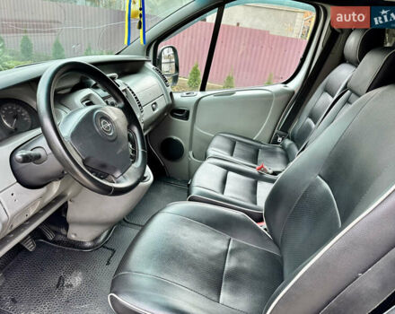 Серый Опель Виваро, объемом двигателя 1.9 л и пробегом 578 тыс. км за 10900 $, фото 9 на Automoto.ua