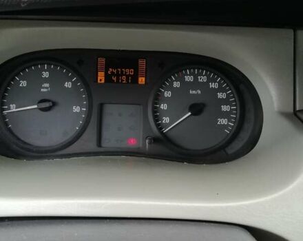 Сірий Опель Віваро, об'ємом двигуна 2.5 л та пробігом 248 тис. км за 9300 $, фото 5 на Automoto.ua
