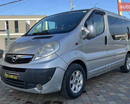 Сірий Опель Віваро, об'ємом двигуна 2 л та пробігом 404 тис. км за 7300 $, фото 2 на Automoto.ua