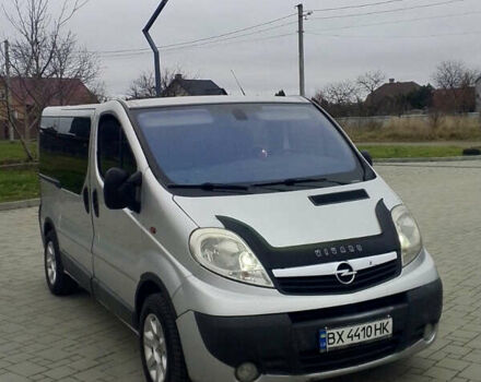 Сірий Опель Віваро, об'ємом двигуна 2 л та пробігом 254 тис. км за 9000 $, фото 5 на Automoto.ua