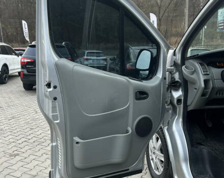 Серый Опель Виваро, объемом двигателя 2.5 л и пробегом 294 тыс. км за 8700 $, фото 13 на Automoto.ua