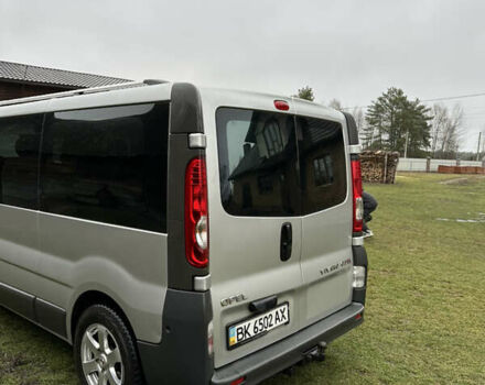 Сірий Опель Віваро, об'ємом двигуна 1.9 л та пробігом 218 тис. км за 10000 $, фото 2 на Automoto.ua