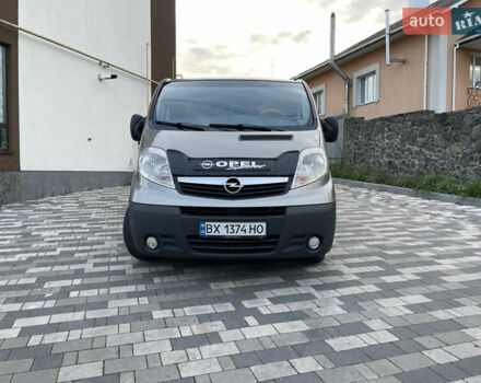 Серый Опель Виваро, объемом двигателя 2 л и пробегом 320 тыс. км за 9000 $, фото 3 на Automoto.ua