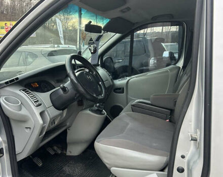 Серый Опель Виваро, объемом двигателя 2.5 л и пробегом 294 тыс. км за 8700 $, фото 10 на Automoto.ua