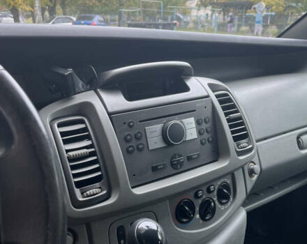 Серый Опель Виваро, объемом двигателя 2 л и пробегом 340 тыс. км за 10000 $, фото 6 на Automoto.ua