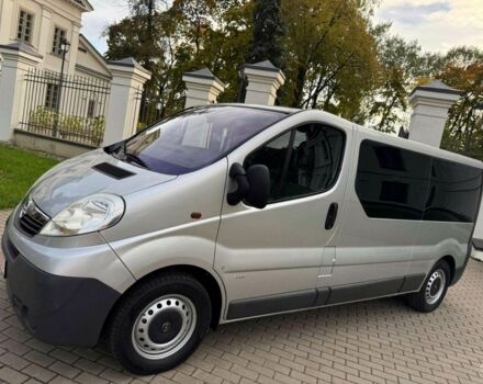 Сірий Опель Віваро, об'ємом двигуна 2.5 л та пробігом 160 тис. км за 7500 $, фото 2 на Automoto.ua